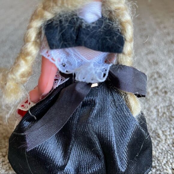 Vintage Swiss Doll Traditional Costume “Bern” Sleepy Eyes - Picture 7 of 11